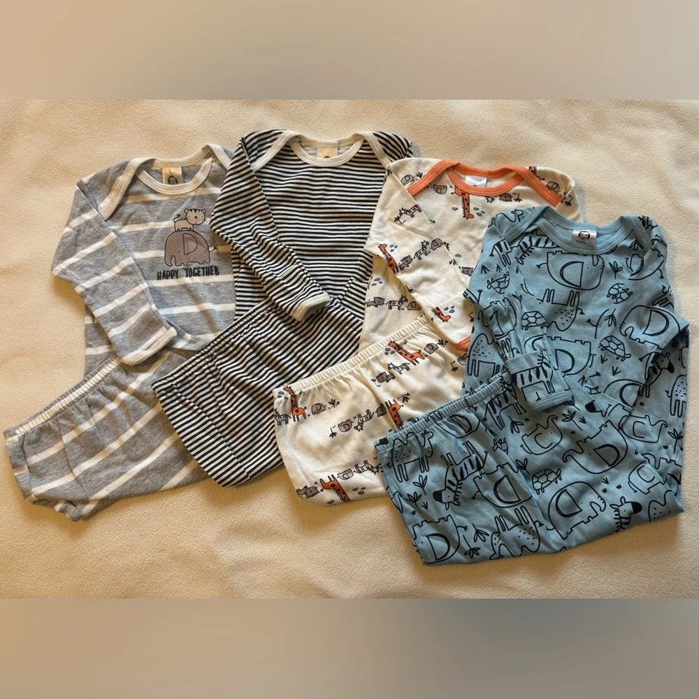 Gerber Baby 4-Pack Sleep Gowns Jungle Safari Animals 0-6m w/Mitten Cuffs NWT
